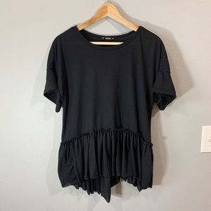 🍑4/$20 Shein Ruffle Dip Hem Tee Black Sz Small
